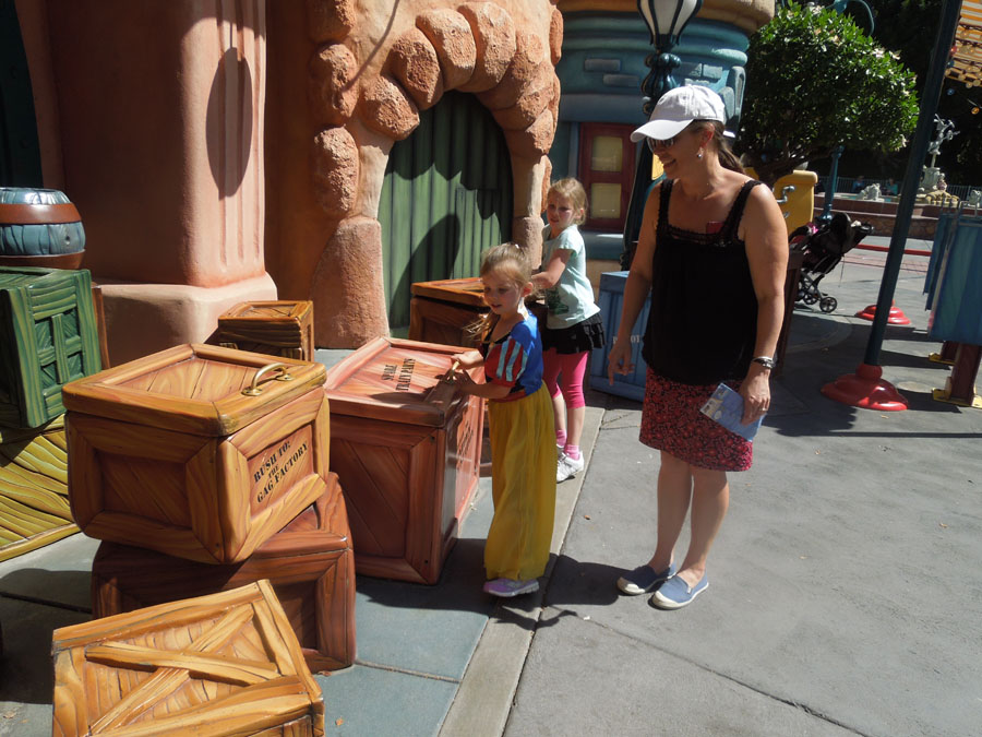 Disneyland Mickey's Toon Town Plaza